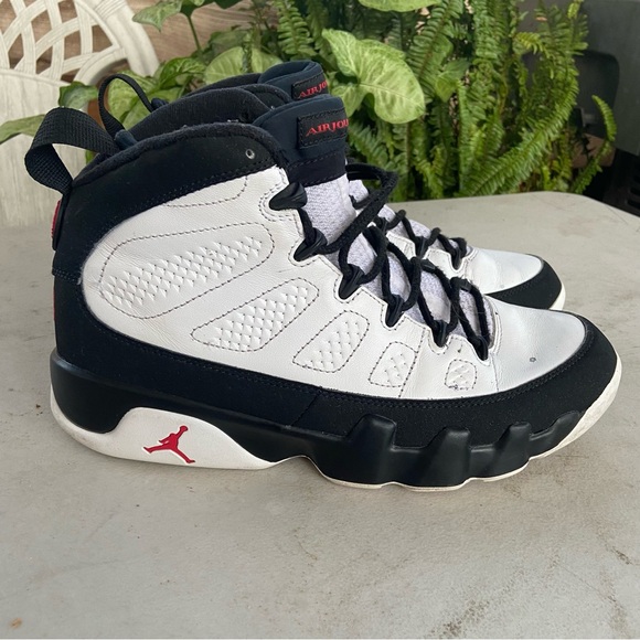 jordan space jams black and white